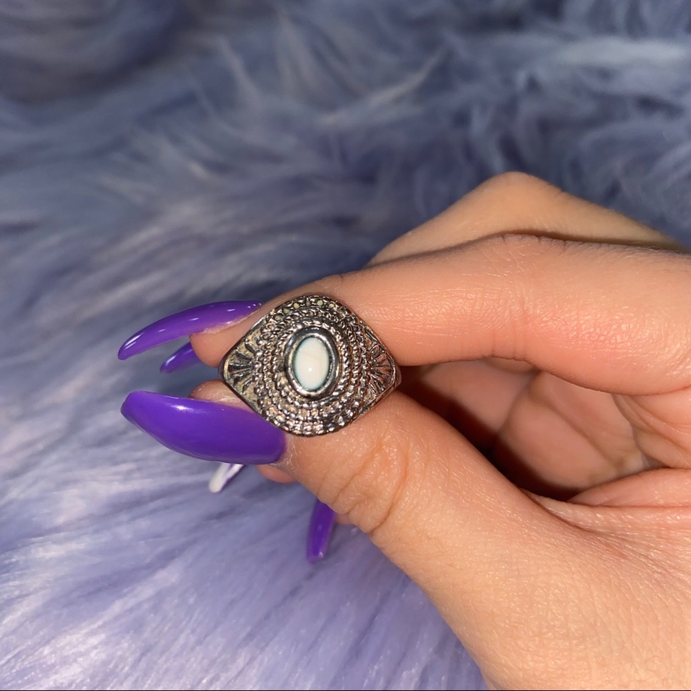 Boho Indie Central Stone Ring - Picture 4 of 8